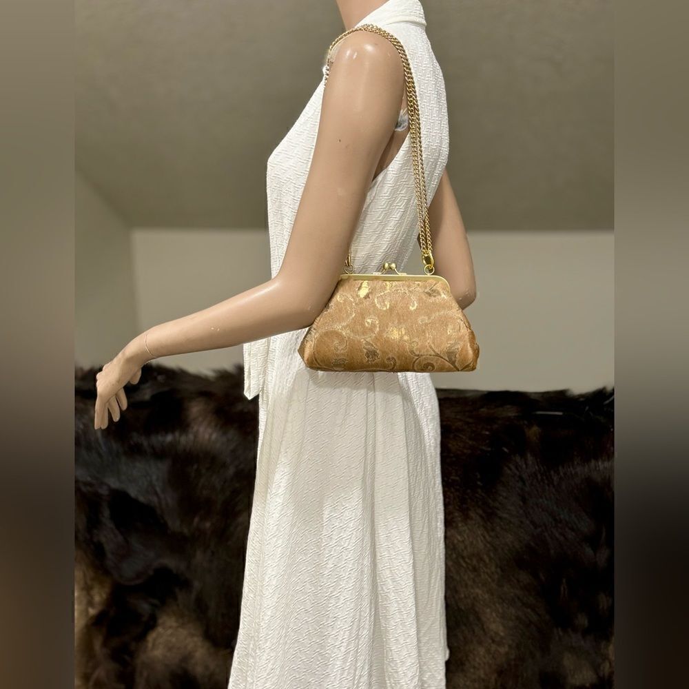 Vintage Style Real Hair-on Calfskin Floral Embossed Kisslock Clutch/Crossbody - Picture 3 of 16